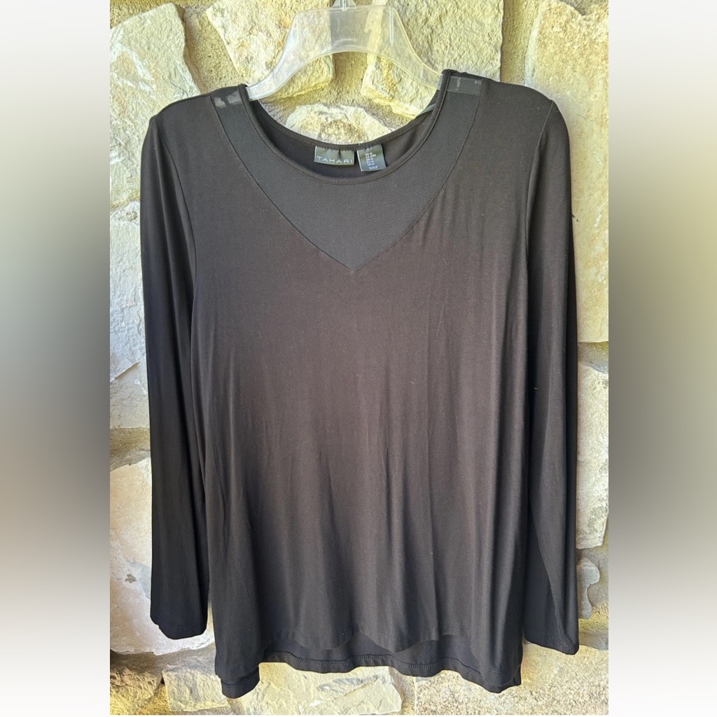 Tahari Womens Long Sleeve Basic Tee T-Shirt Size Medium Black Long Sleeve Ec